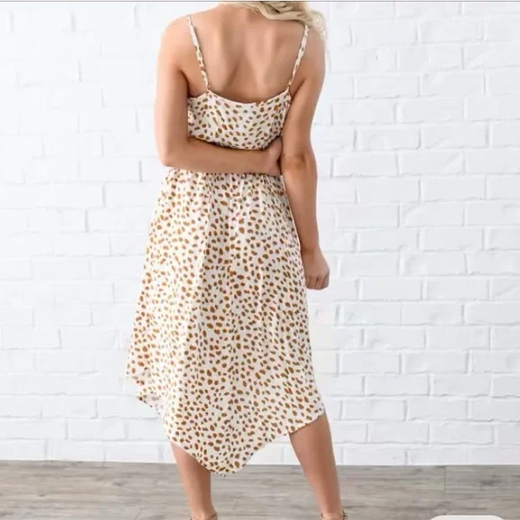 Flowy Belted Midi Dress - Picture 3 of 6